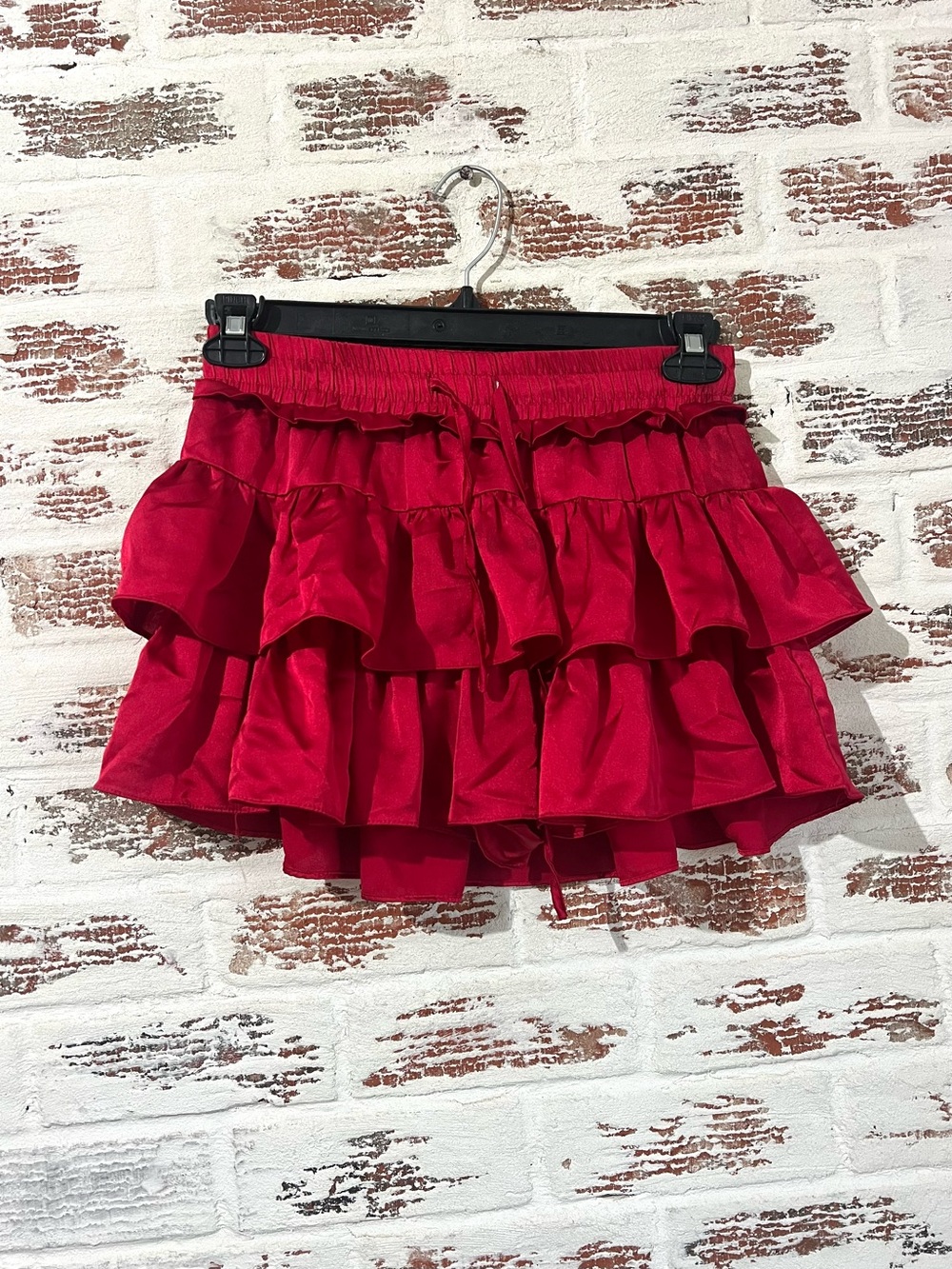 Day + Moon Tiered Ruffle Mini Skort Skirt Satin Red Garnet Womens Size M Gameday